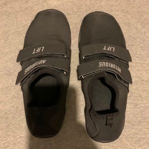 Notorious lift slippers